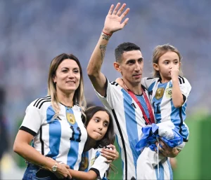 "Come to Rosario and you will lose a family member" Di Maria suffers death threat 1 Di Maria and his family suffer death threat if he comes to Rosario. Image Credit - The Sun