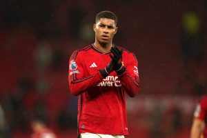 Marcus Rashford hits back at Manchester United fans 2 images 2 1 1
