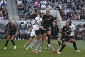 Asisat Oshoala continues streak in the United States as she sets new record 2 Oshoala contesting for a ball for Bay fc. Credit- Yahoo News Uk