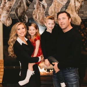 Chael Sonnen’s Net worth: 5 things to know about famous retired (MMA) fighter, profile, age, salary, family, house and cars 6 Chael Sonnen, his wife and children