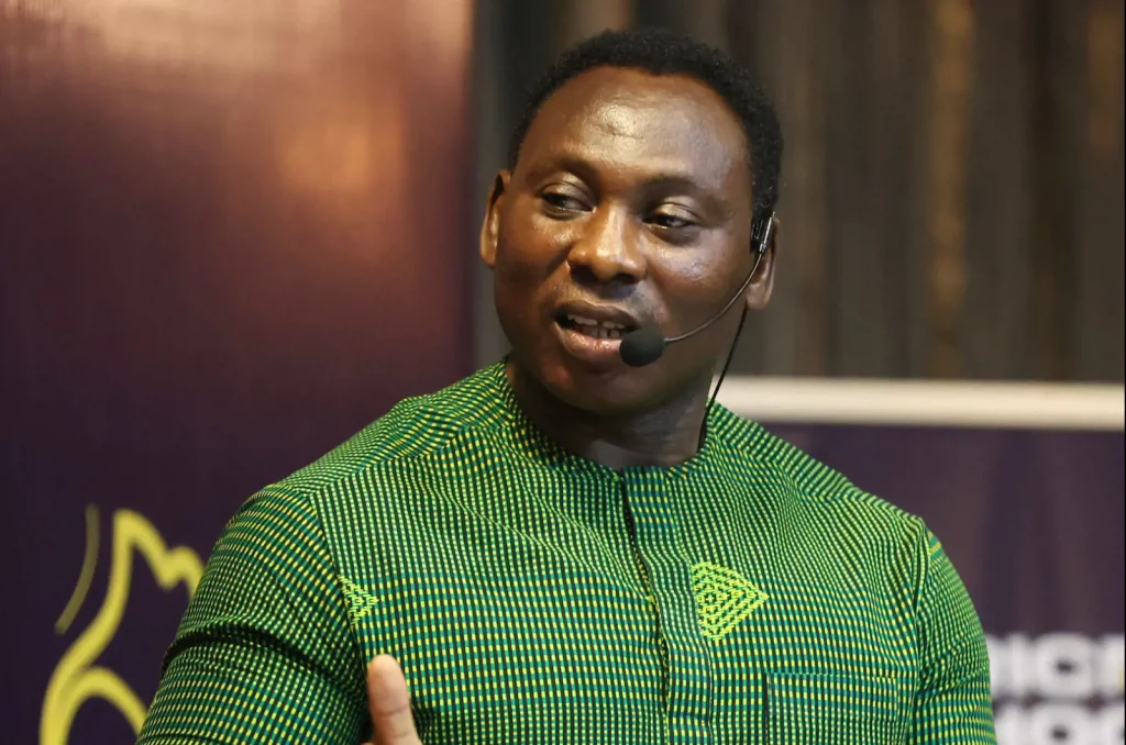 Everton invites Daniel Amokachi to Goodison Park Farewell